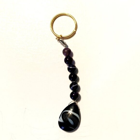 Black Banded Agate & Amethyst Keychain – Grounding & Spiritual Clarity - Picture 3 of 7